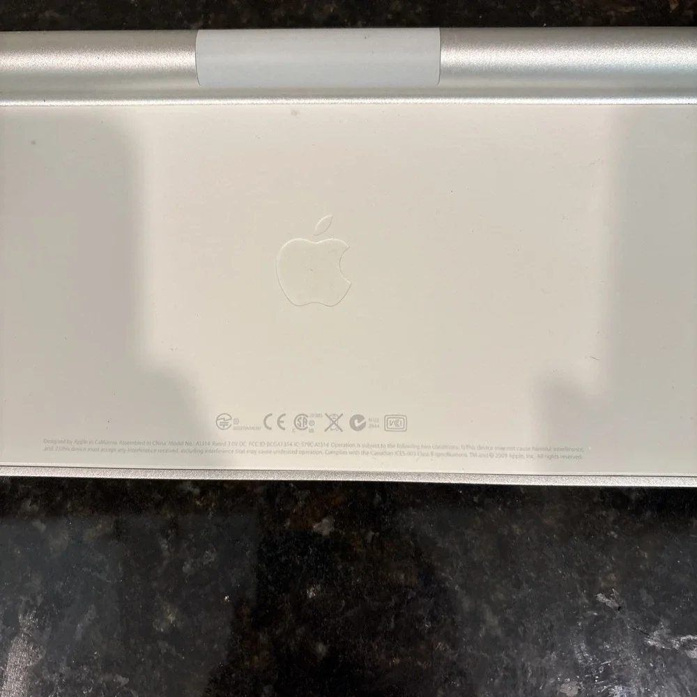 GENUINE Apple Wireless Bluetooth Keyboard A1314 Mac T40